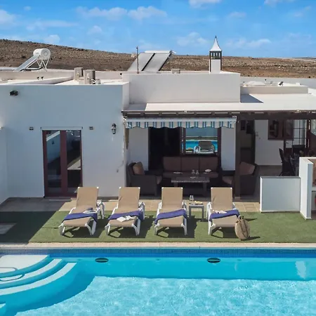 Vino, Altos - Heated Pool, Ac, Panorama Sea Views וילה